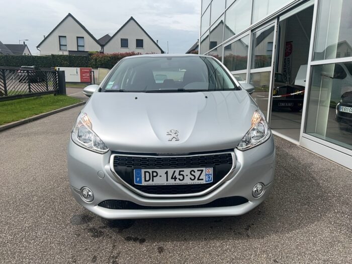 Peugeot 208 1.2 VTI 82 Active 7990 euros